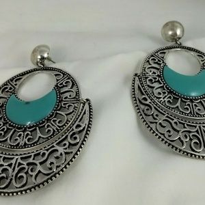 Vintage style eartings pair dangle cute earrings